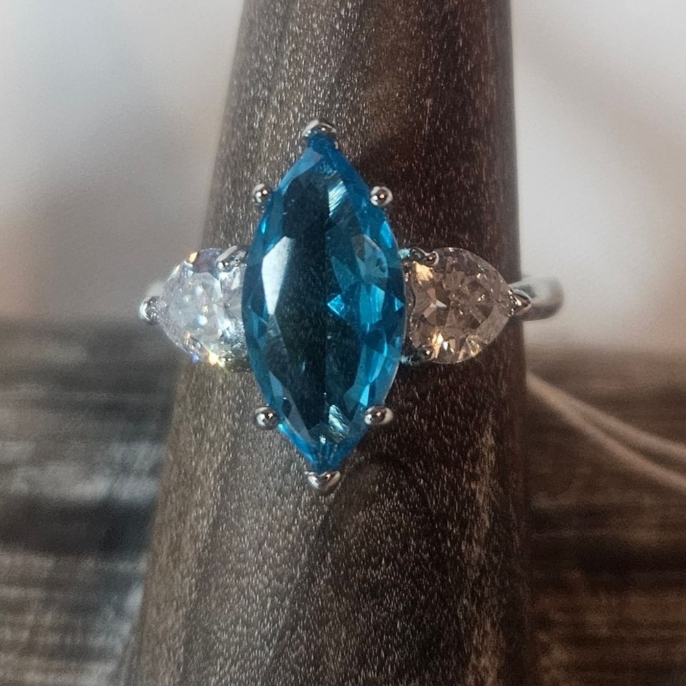 NWT 925 Sterling Silver Lake Blue Marquise Cubic Zirconia Heart Ring Size 7